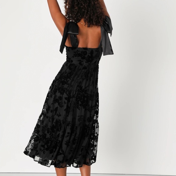 Sweet Essence Black Floral Burnout Velvet Tie-Strap Midi Dress Size Small - Picture 2 of 9